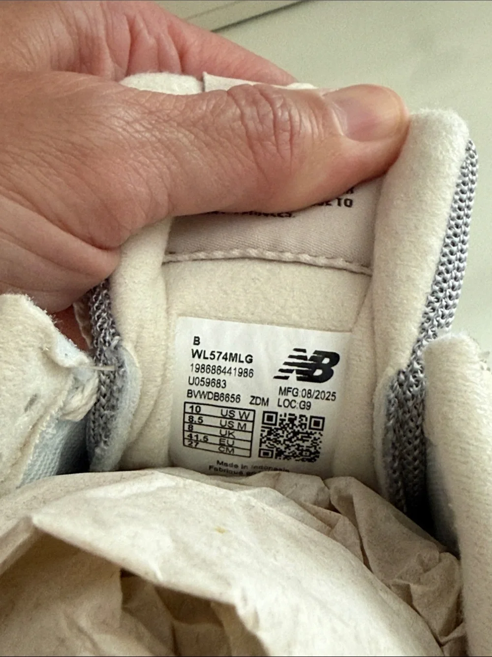 💗New Balance 574 Silver Metallic Runner Sneakers with Cream Laces💗